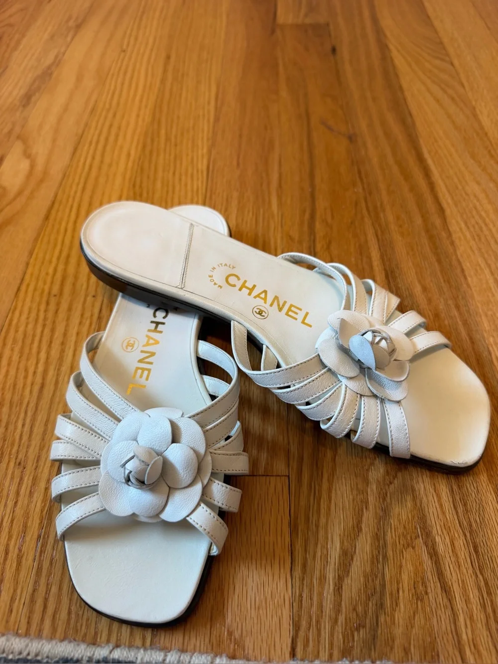 CHANEL beautiful authentic